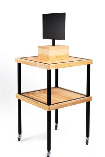 Çam Ahşap Tablalı Çerçeveli Metal Teşhir Standı